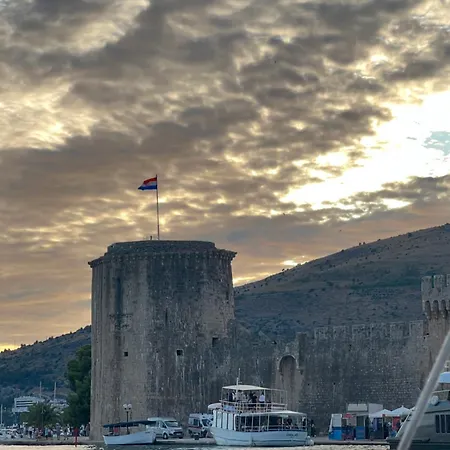 Lily Lejlighed Trogir